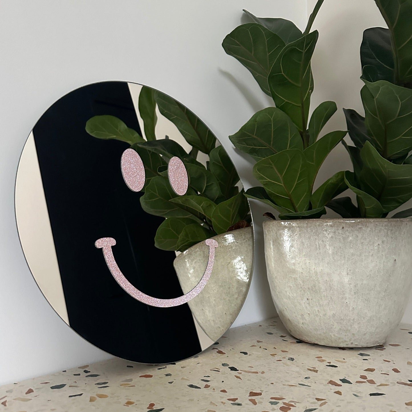 The Big Glitter Pink Smile - Hi Smiley