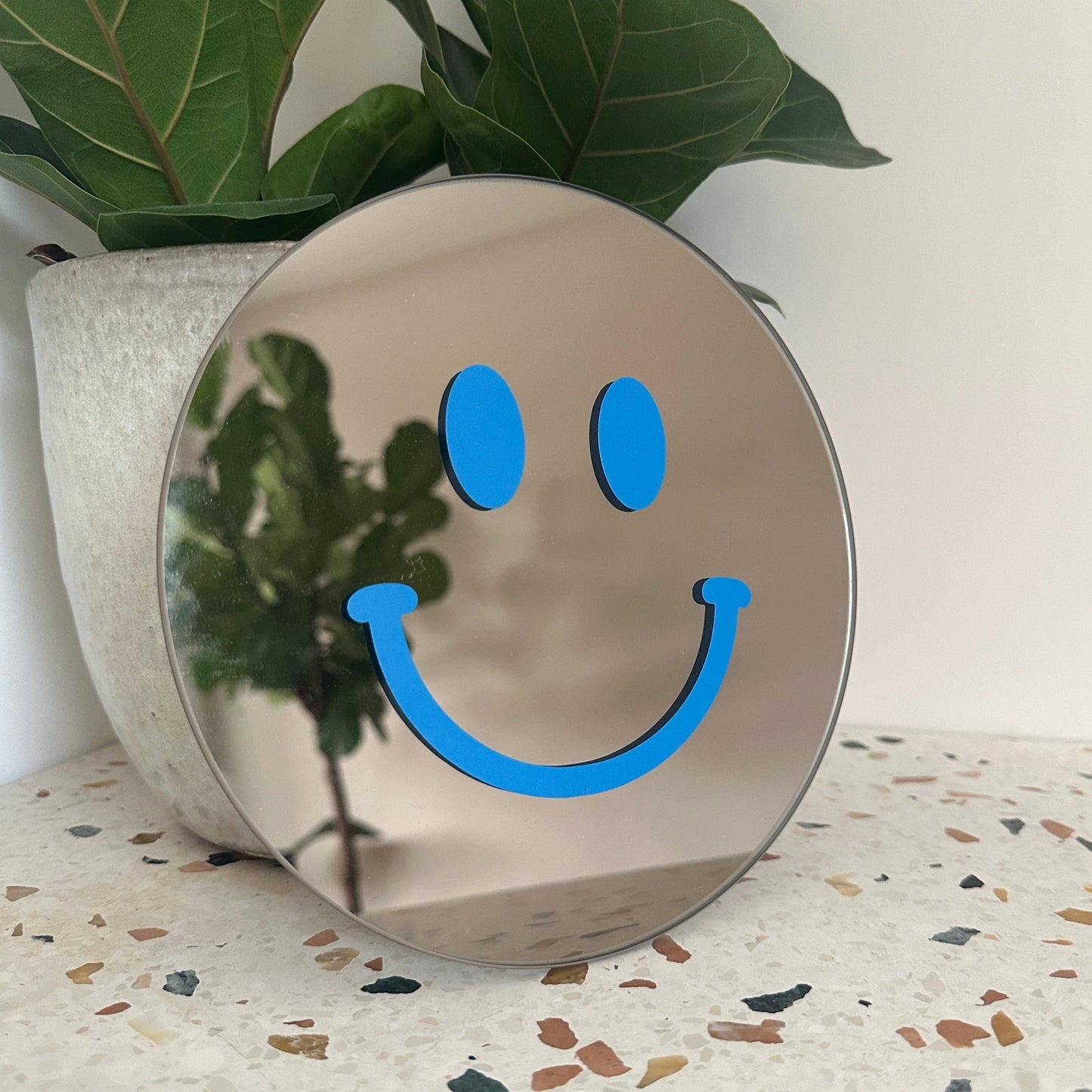 The Small Bright Blue Smile - Hallo Smiley