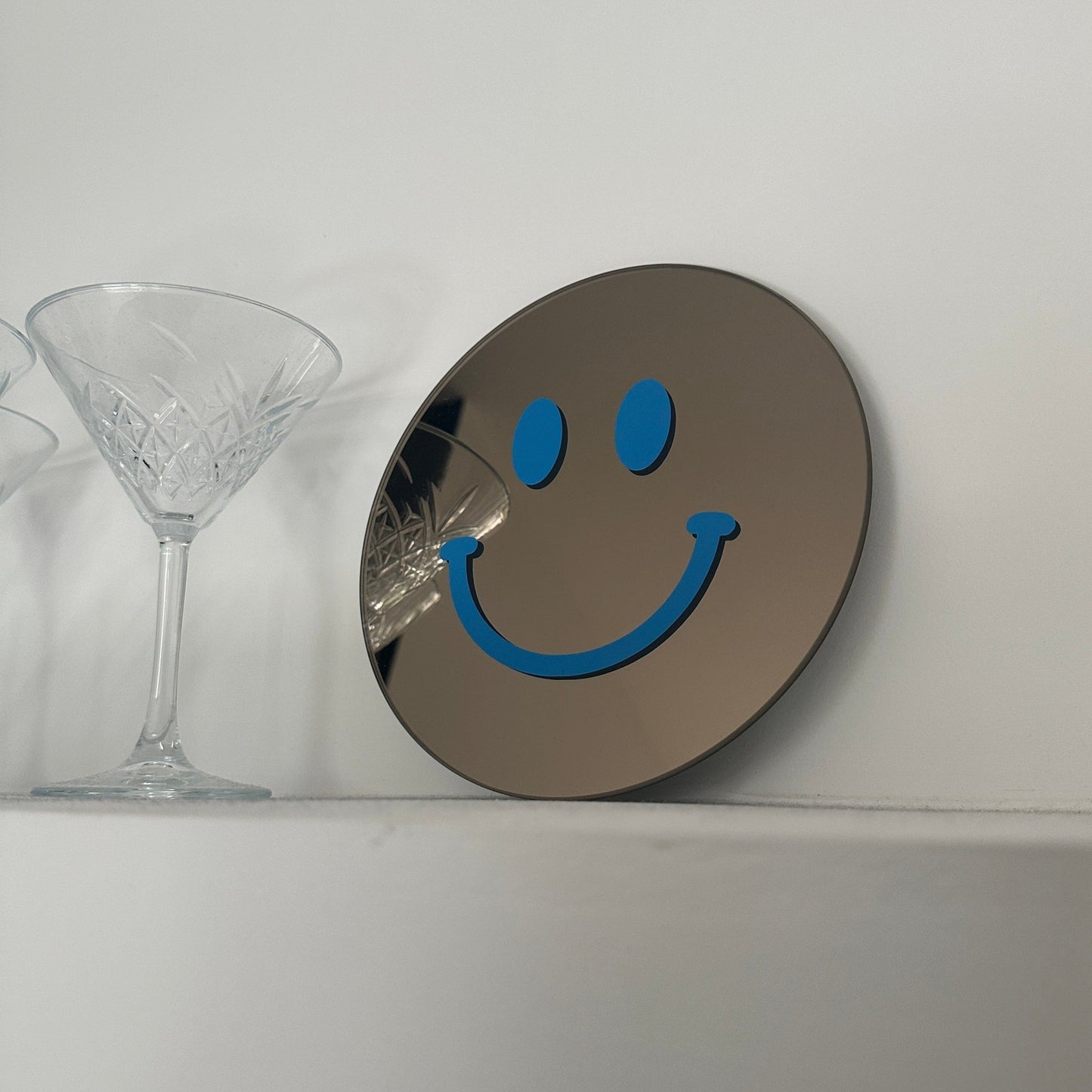 The Small Bright Blue Smile - Hallo Smiley