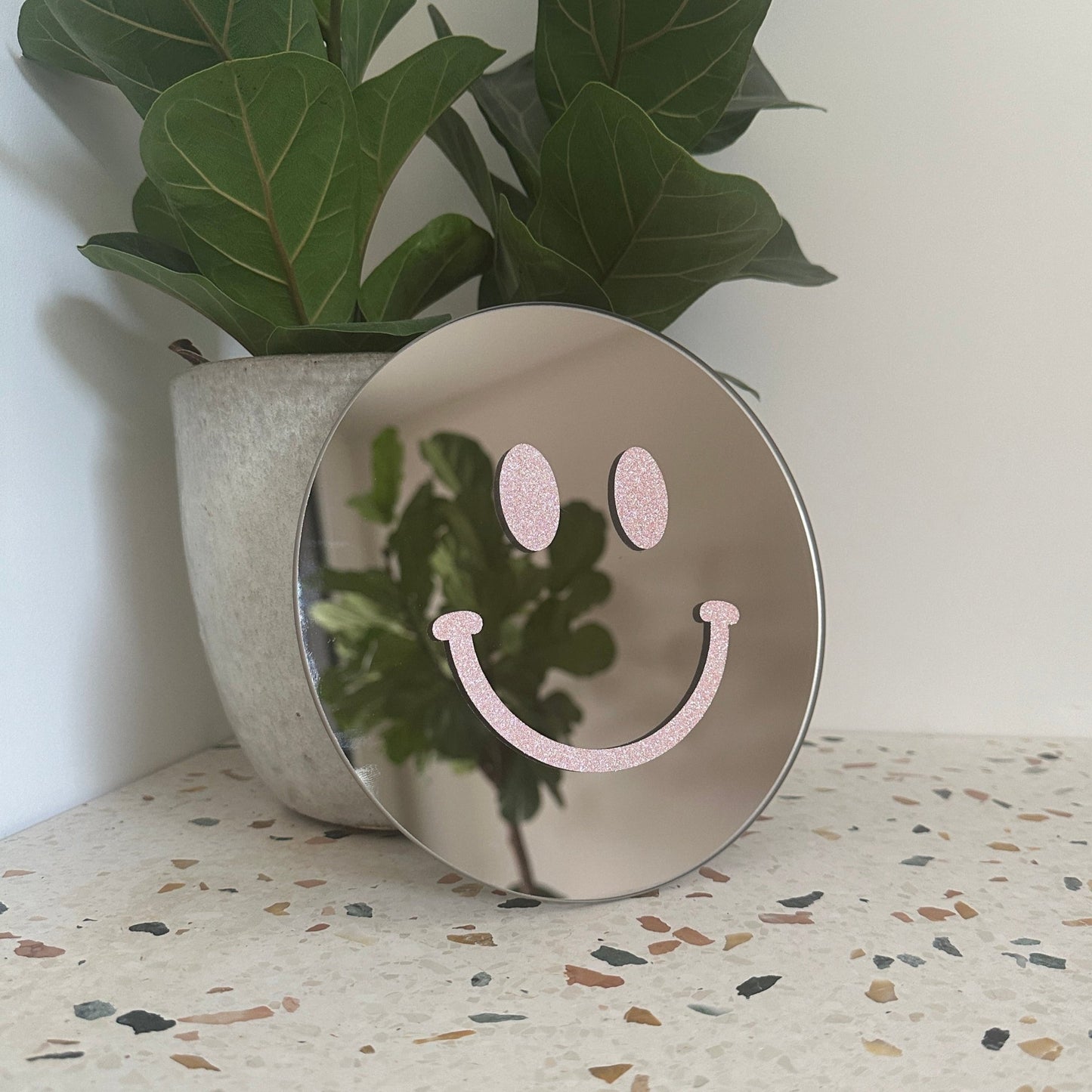The Small Glitter Pink Smile - Hi Smiley