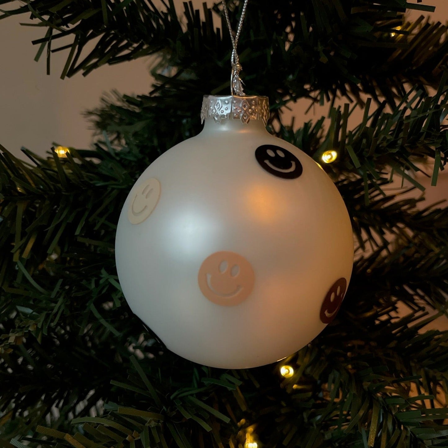 The Multibeige Christmas Smiles - Hi Smiley