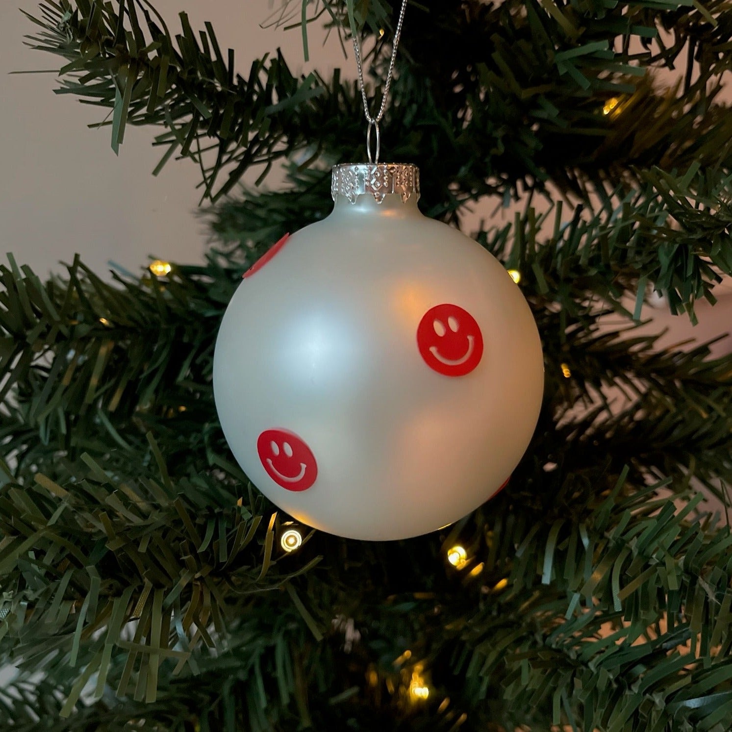 The Red Christmas Smiles - Hi Smiley
