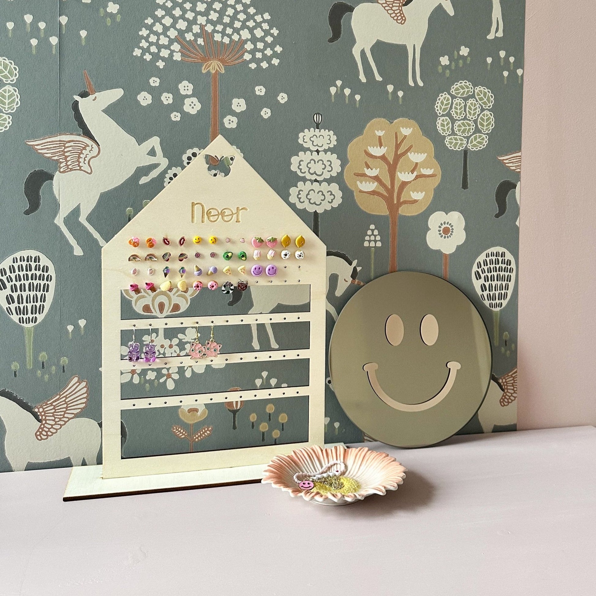 The Small Beige Smile - Hi Smiley